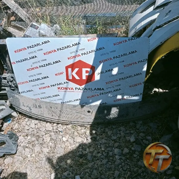Ford Transit ön cam ızgarası P-1533