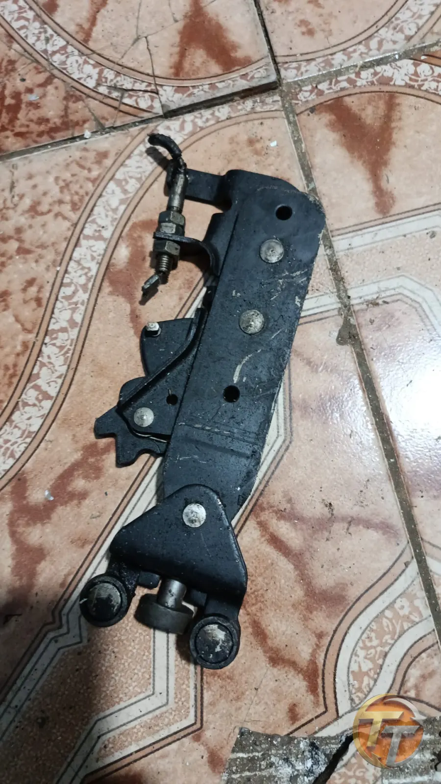 Fıat Fıorıno Sağ Sürgülü Kapı Alt Makara