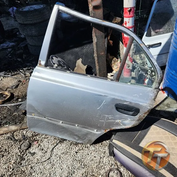 Hyundai accent admire sol arka kapı