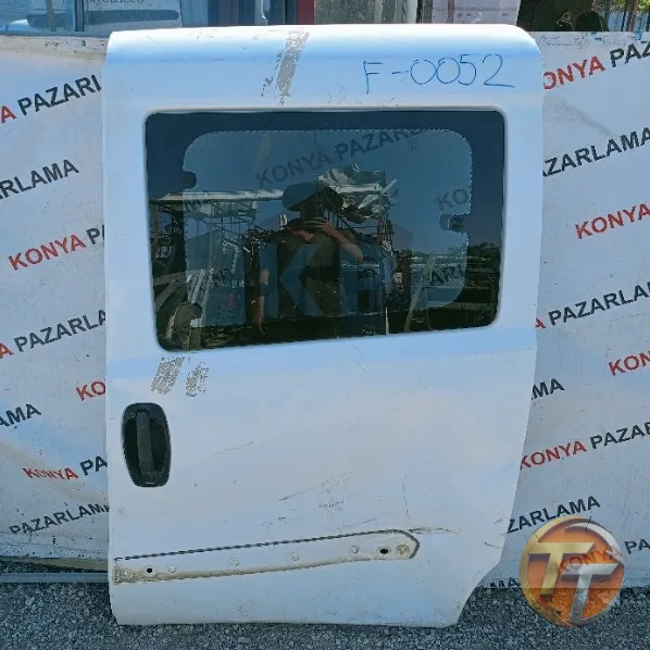 Fiat Doblo sol sürgülü kapı F-0052