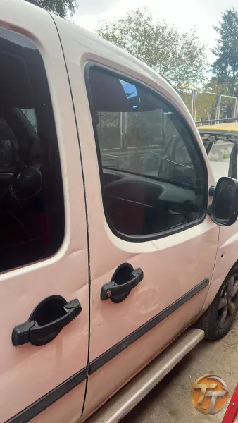 Fiat Doblo sağ ön kapı dolu hatasız