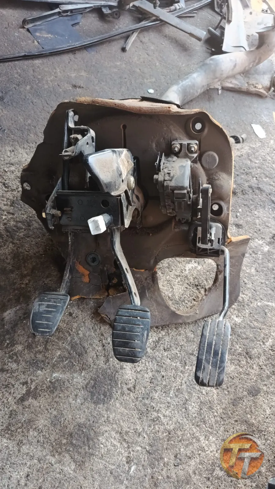 Renault kango 1.5 fren gaz pedalları