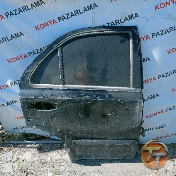 Kia Sorento sağ arka kapı Tra-0143
