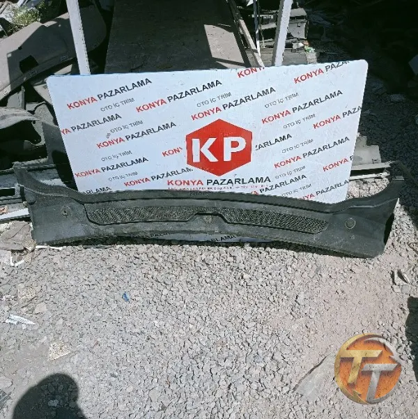 Land Rover Sport ön cam ızgarası P-1019