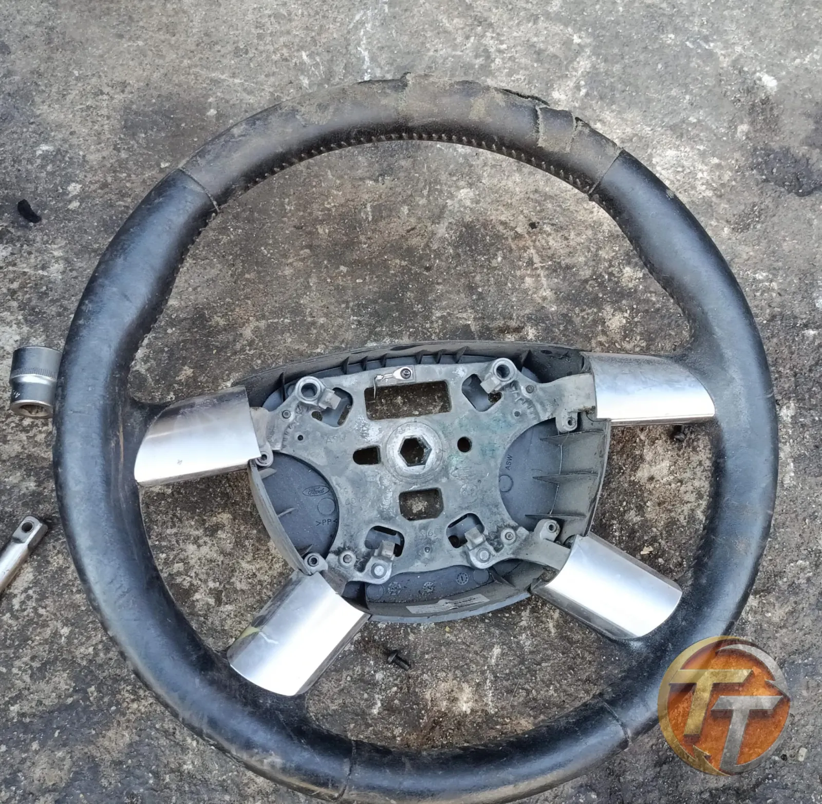 Ford connect direksiyon simidi