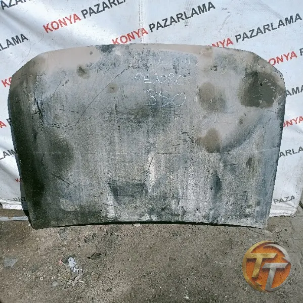 Mitsubishi Pajero kaput K-586
