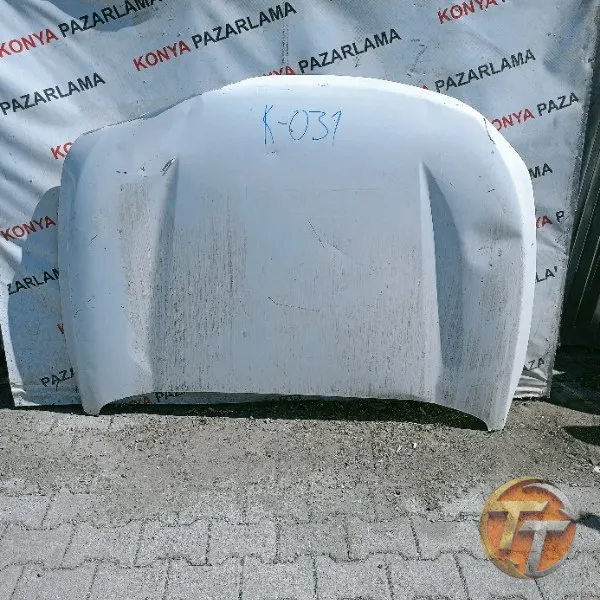 Nissan Navara kaput K-031