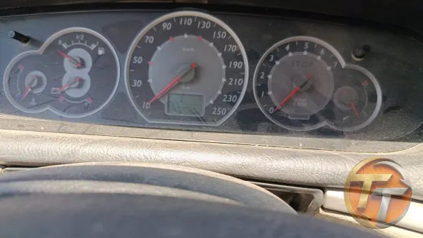 Citroen c. Beş gösterge.