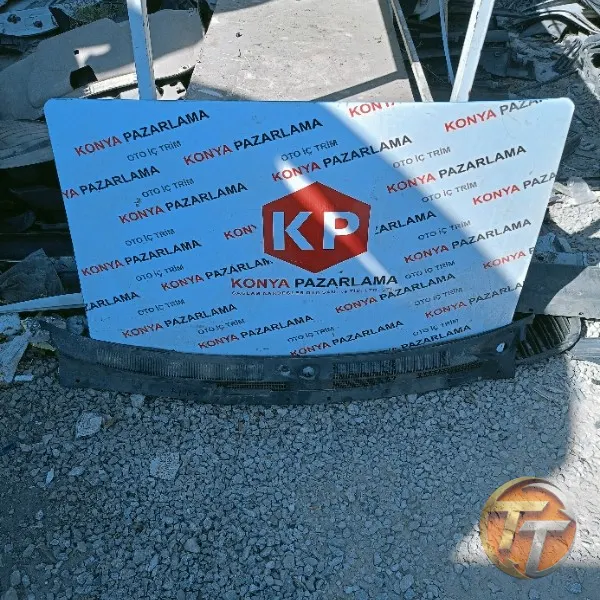 Nissan Primera ön cam ızgarası P-1062