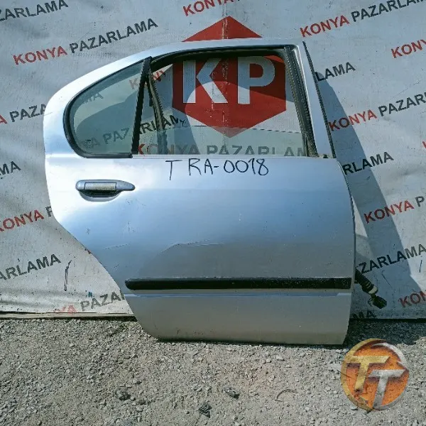 Nissan Primera sağ arka kapı Tra-0018