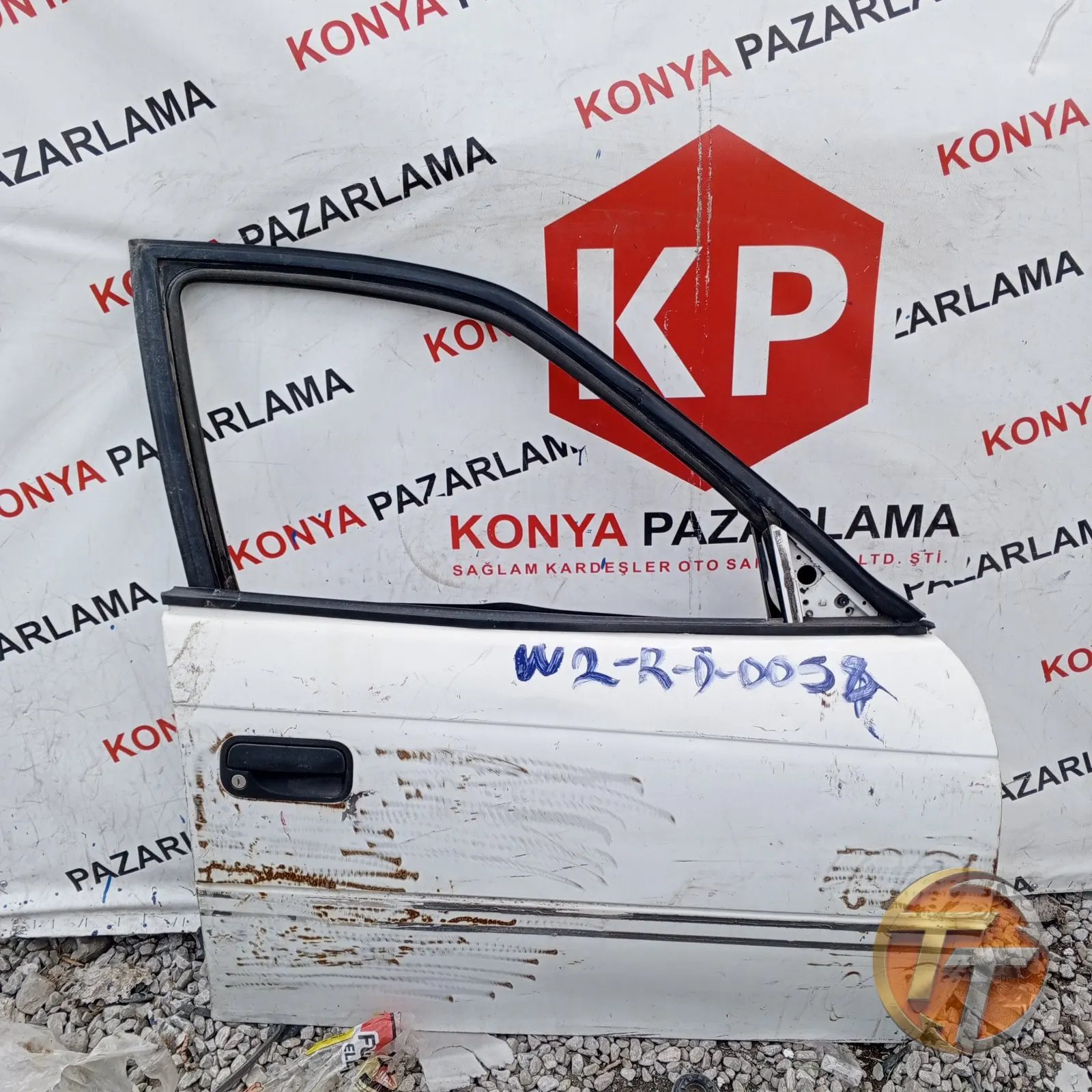 OPEL ASTRA F SAĞ ÖN KAPI W2-R-Ö-0058