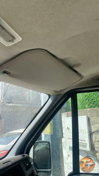 Sağ ön güneşlik