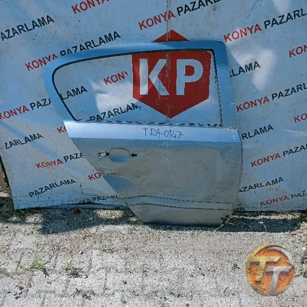 Opel Astra H sedan sağ arka kapı Tra-0147