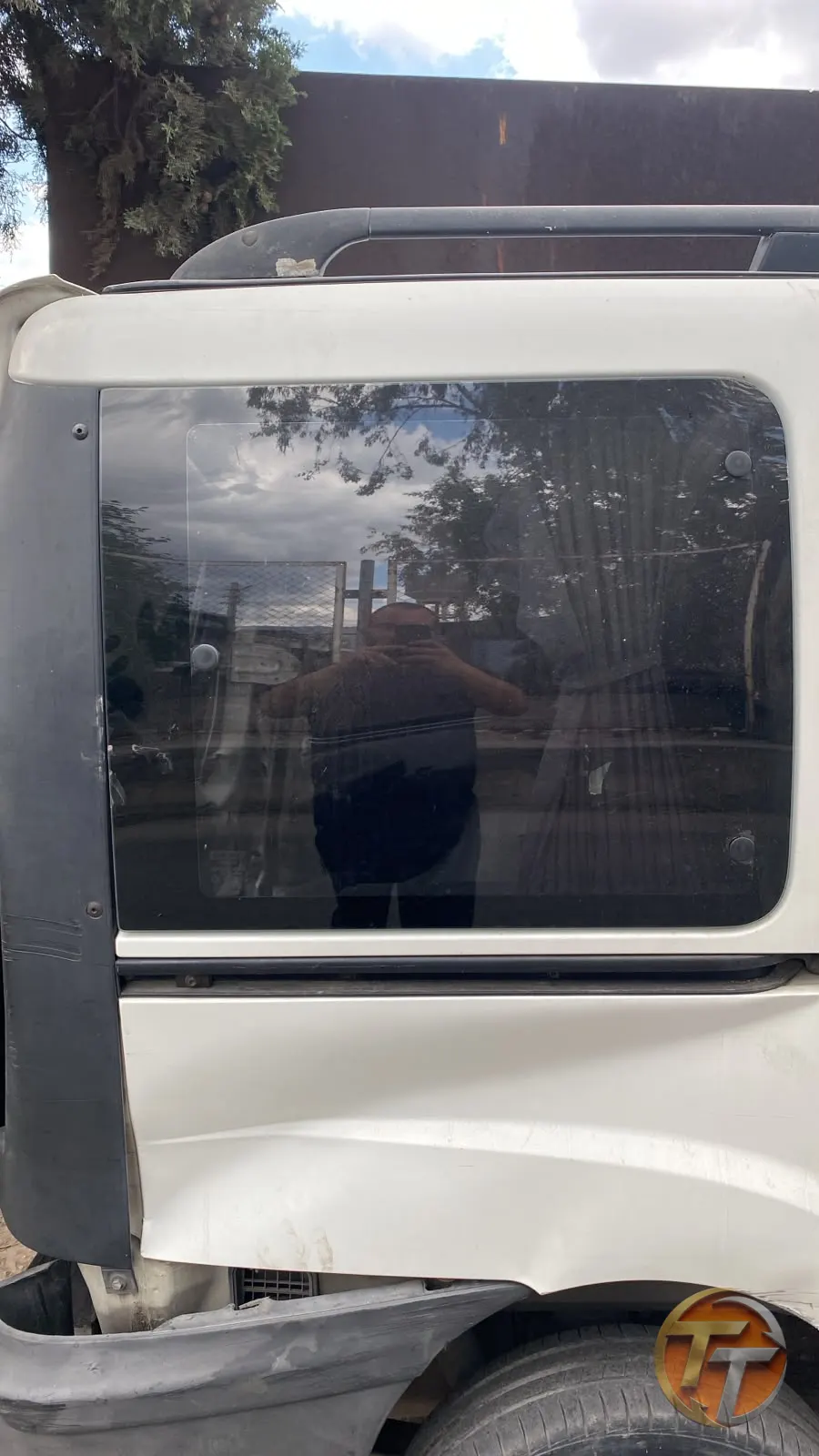 Doblo 2 sağ arka kelebek cam