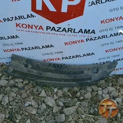 Opel Corsa B ön cam ızgarası P-1479