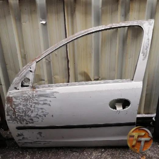 OPEL CORSA C sol ön kapı Elö-0102 Esan