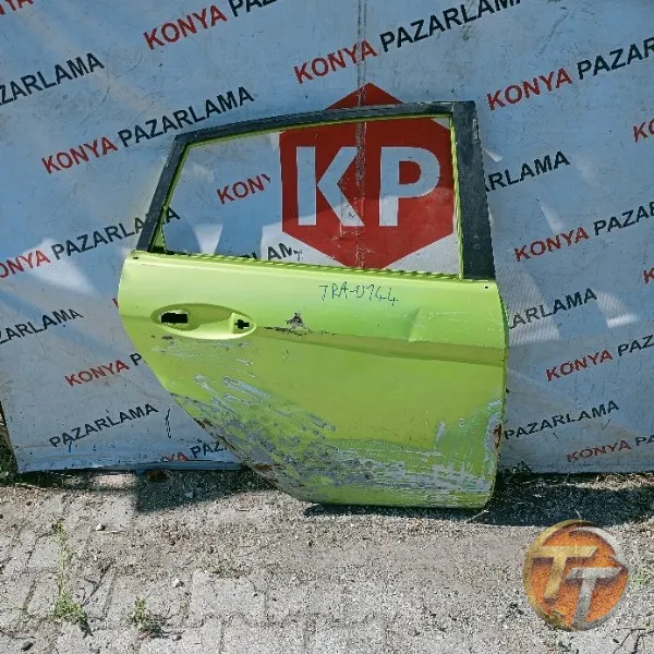 Ford Fiesta sağ arka kapı Tra-0144