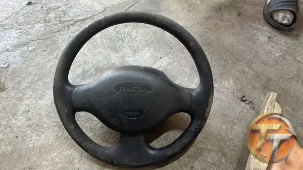 Dacia Sandero direksiyon simidi