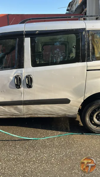 Fiat Doblo sol arka sürgülü kapı