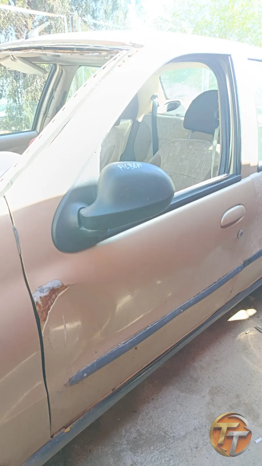 Fiat Albea sol ön kapı
