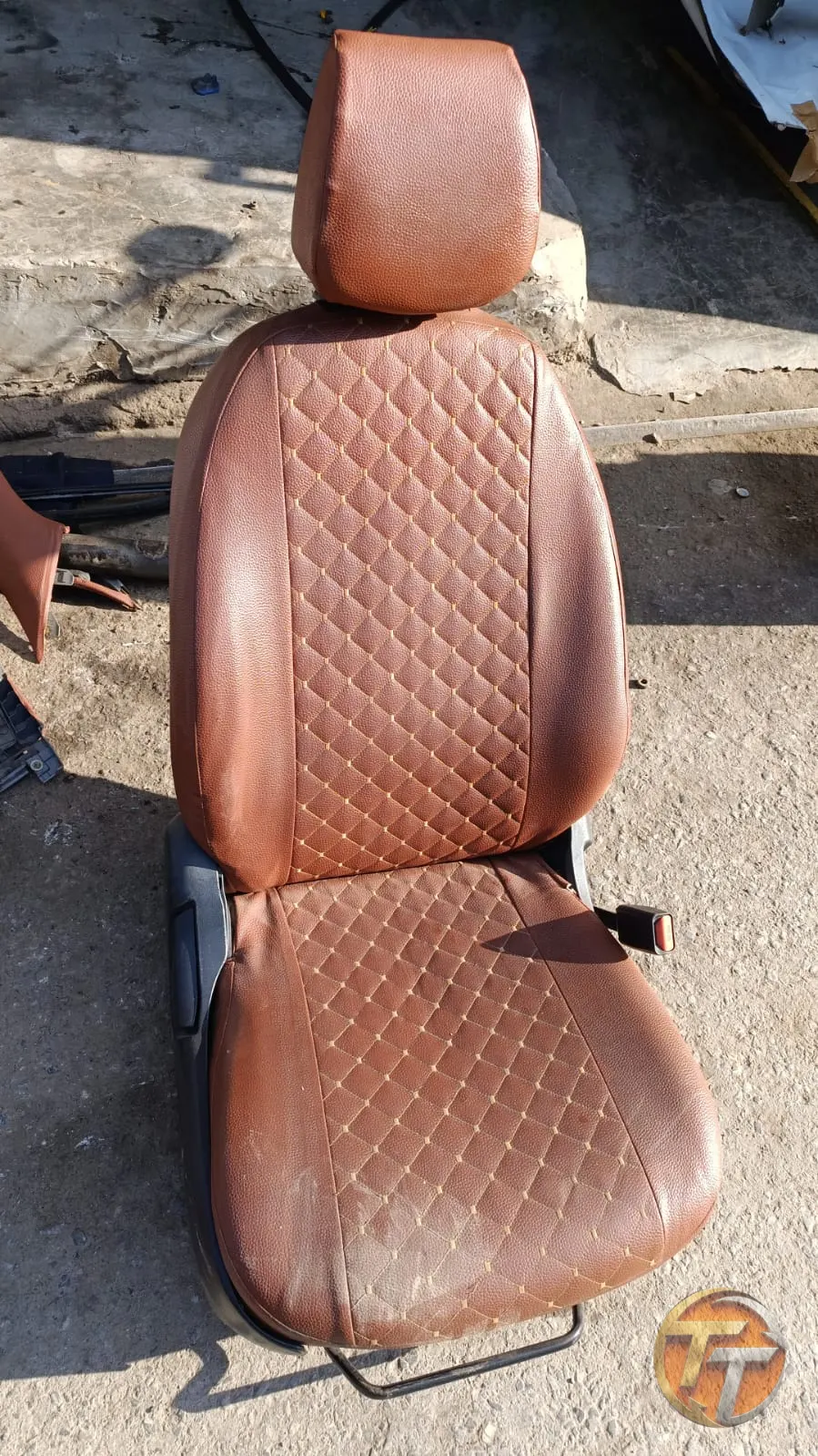 Hyundai Accent bule sağ ön koltuk