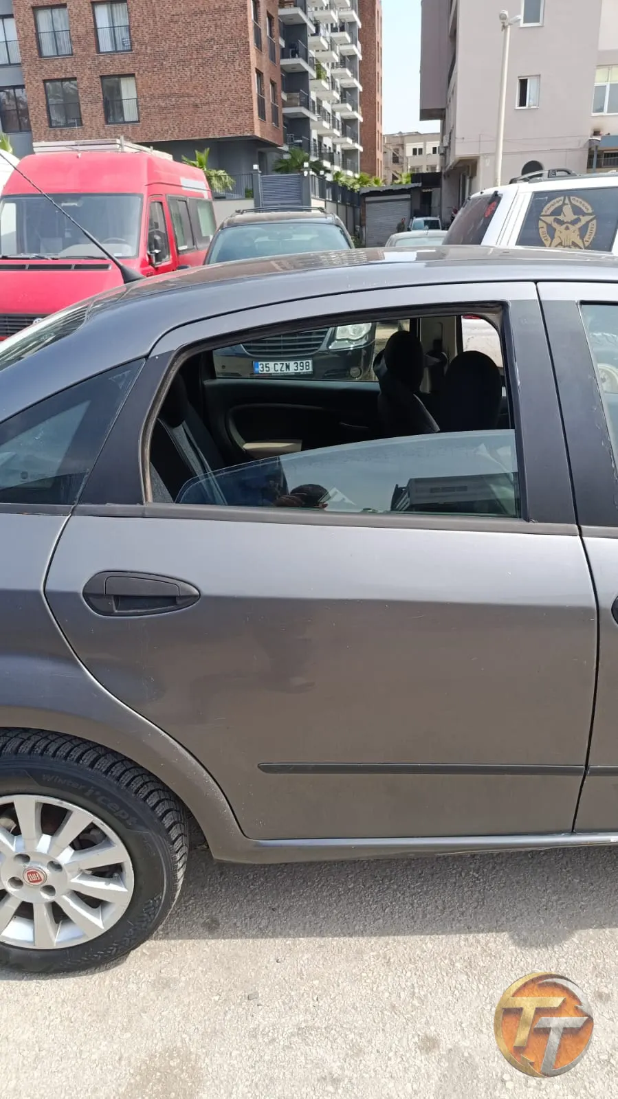Linea sağ ark akapı