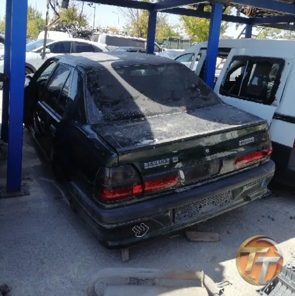RENAULT 19