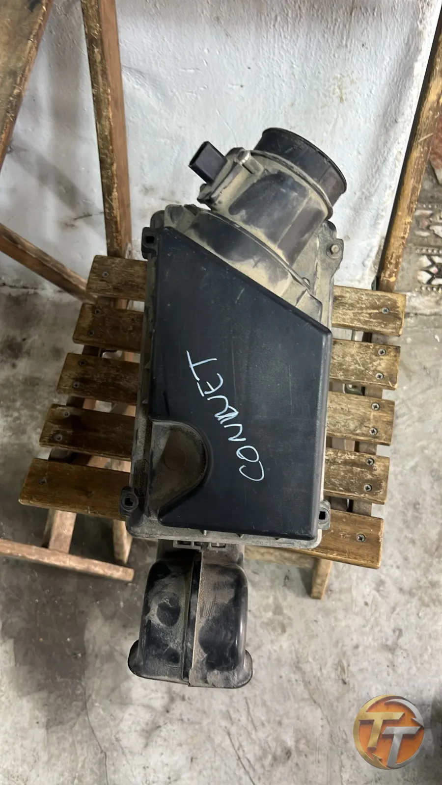 Ford connect hava filtresi kutusu
