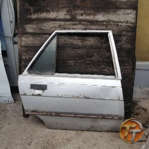 RENAULT 9 BROADWAY sağ arka kapı Era-0222 Esan