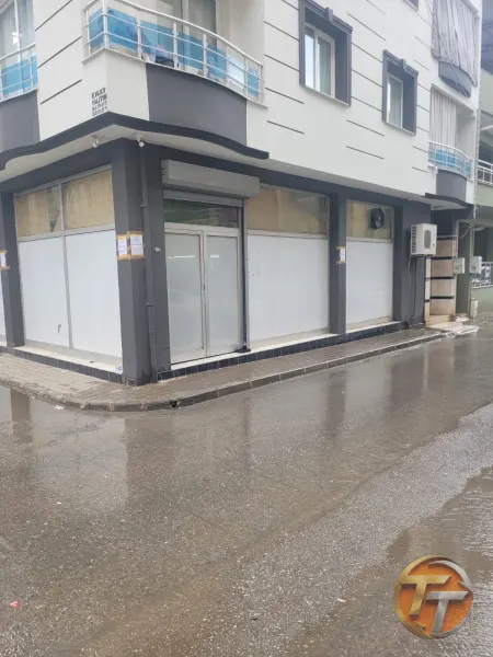 İZMIR ZIRVE GAYRIMENKUL’DAN ÇAMLIKULE’DE CADDE ÜSTÜ KIRALIK DÜKKAN