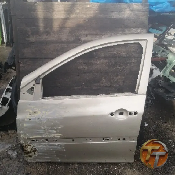 RENAULT CLİO 3 sol ön kapı Elö-0193 Esan