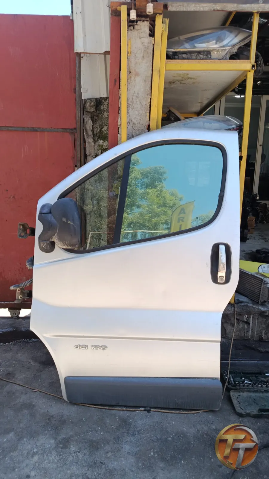 Renault trafik salon kapı
