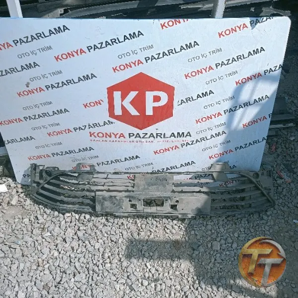 Renault Clio 5 ön tampon orta ızgara braketi P-0494