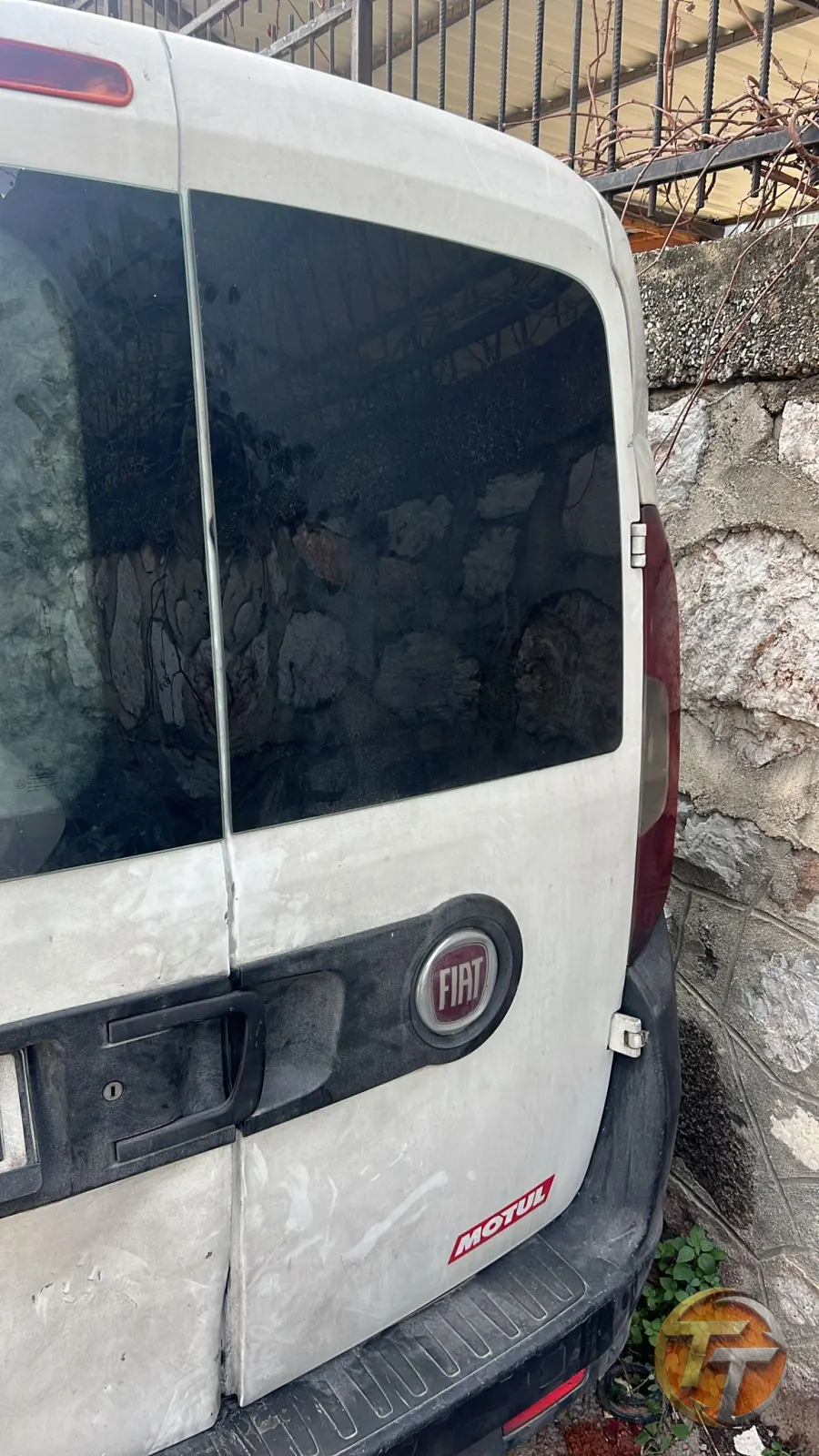 Fiat Doblo 4 sağ bagaj kapağı
