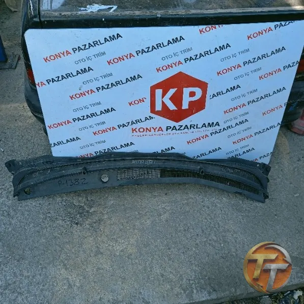 Hyundai ön cam ızgarası P-1382