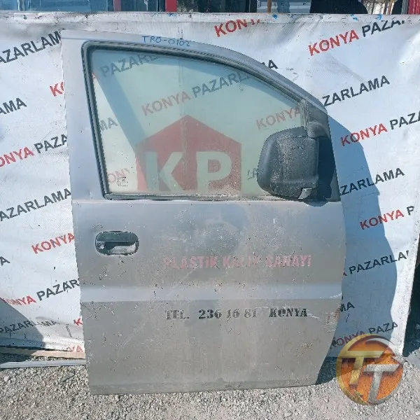 Hyundai Starex sağ ön kapı Trö-0102