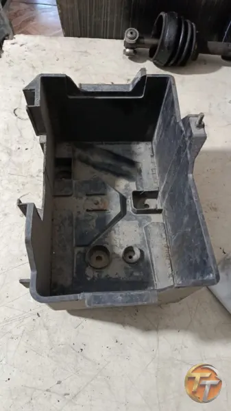 Ford Fiesta akü altı