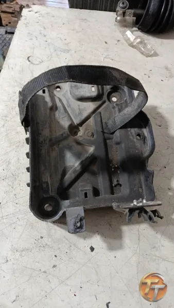 Fiat Linea akü altı