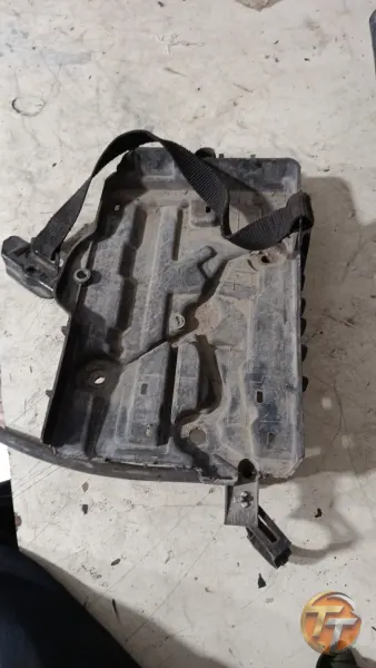 Fiat Linea akü altı.