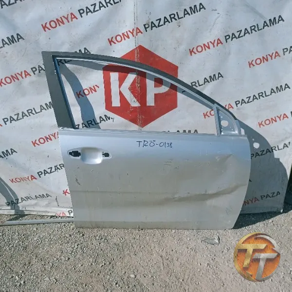 Kia Stonic sağ ön kapı Trö-0138