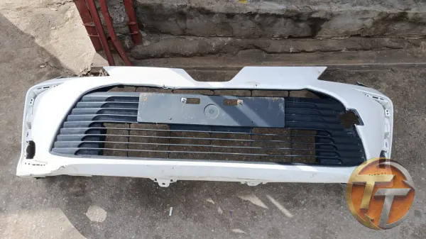 Toyota Corolla ön tampon. Orjinal