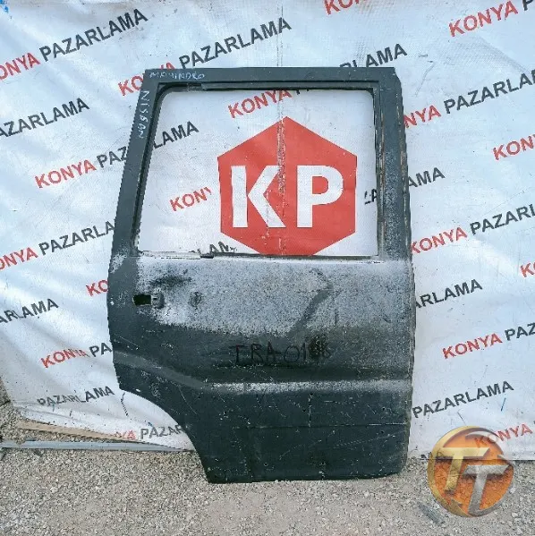 Mahindra Goa sağ arka kapı Tra-0108