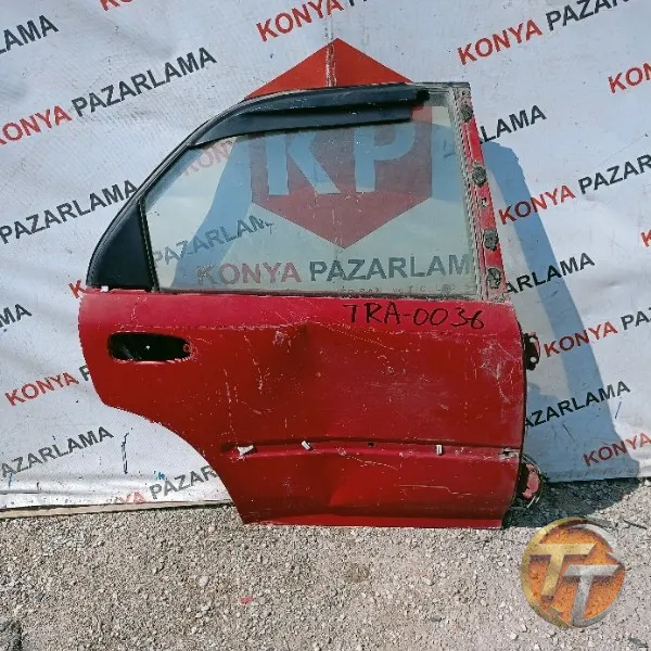 Mazda 323 Familia sağ arka kapı Tra-0036