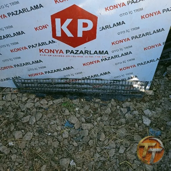 Renault megane 2 ön tampon ızgarası P-1473