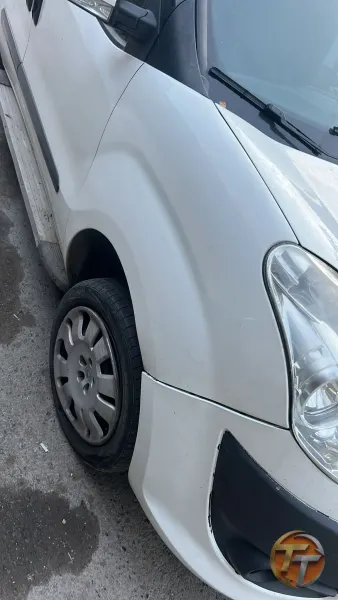 Fiat Doblo geniş aile sağ ön çamurluk