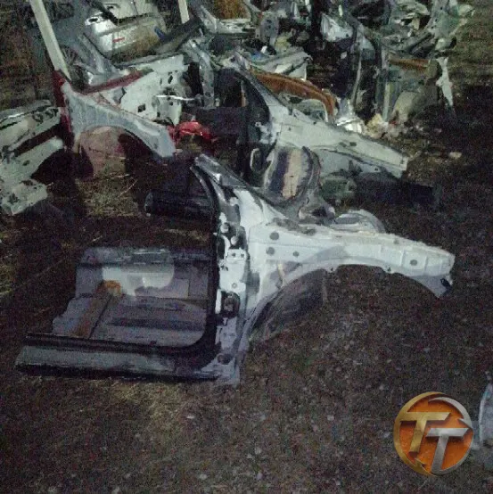 RENAULT MEGANE 2 sağ ön çeyrek şase Çel-207