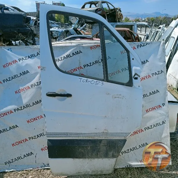 Mercedes-Benz sprinter sağ ön kapı Tcr bölgesi-0127