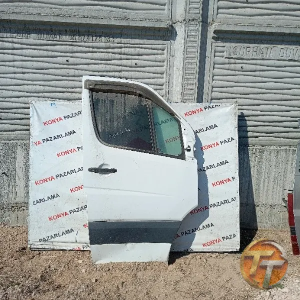 Mercedes-Benz Sprinter sağ ön kapı/Tcr Bölgesi