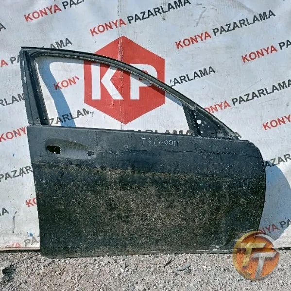 Mercedes-Benz W204 sağ ön kapı Trö-0011
