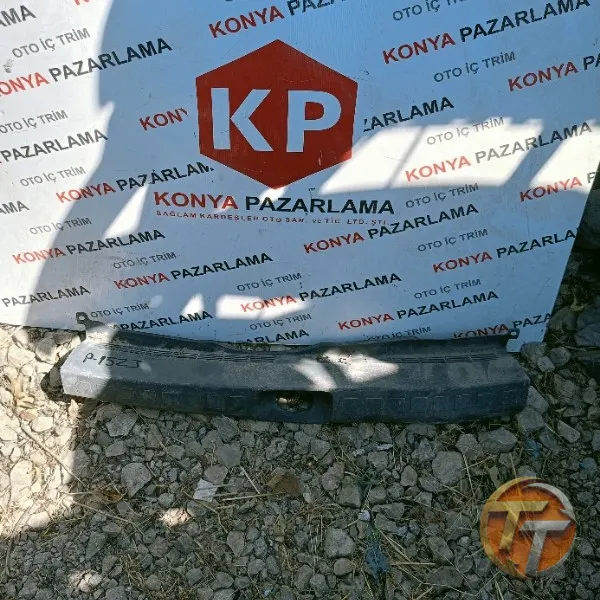 Mitsubishi Colt bagaj plastiği P-1523